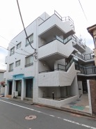 外壁は全面タイル仕上げ